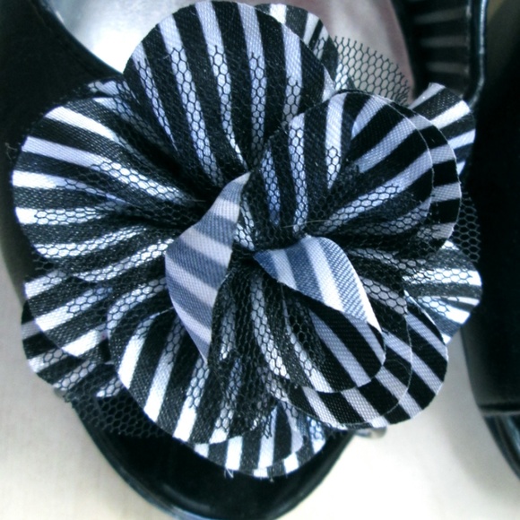 Ann Klein Black Leather Sling Backs ~ Size 9M - Picture 5 of 8